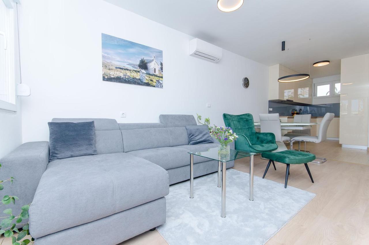 Modern Living Apartment Airy Split Luaran gambar